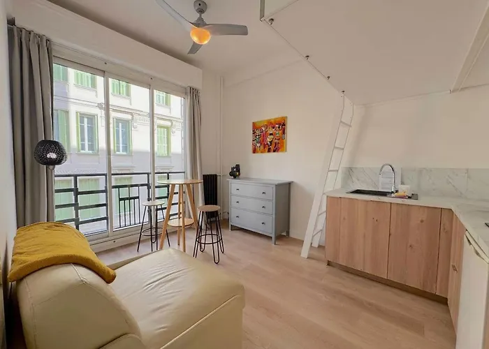 ⁂ Petit Nid Design Au Centre De * Νίκαια