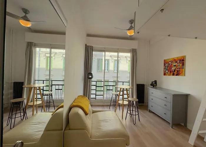 ⁂ Petit Nid Design Au Centre De * Νίκαια