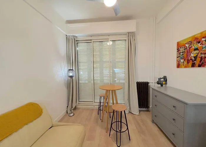 ⁂ Petit Nid Design Au Centre De Διαμέρισμα Νίκαια