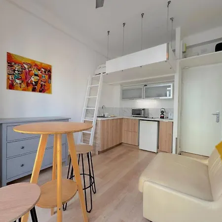 ⁂ Petit Nid Design Au Centre De Apartament *